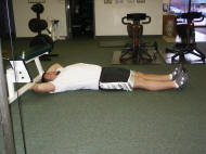 abdominal strength training : leg raises